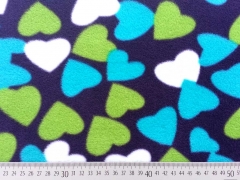 RESTST�CK 42 cm Fleece gro�e Herzen, bunt auf dunklem lila