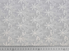 bestickter Baumwollstoff Sternblumen & Bl�tter, creme