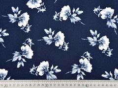 Crepe Blusenstoff Bubble Satin Blumen, wei� dunkelblau
