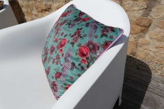 Dekosamt Velourstoff Blumen Kraniche, rot ocker