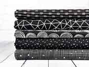 Baumwollstoff kleine Dreiecke, schwarz weiss