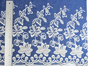 Jeansstoff gestickte Bogenkante Blumen, jeansblau