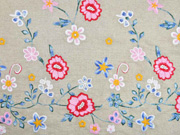 Leinen Viskose Blumen Stickerei Bord�re, bunt beige