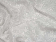 bestickter Baumwollstoff Sternblumen & Bl�tter, creme