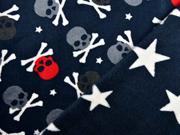 Wellness Fleece Doubleface Totenk�pfe Sterne, rot grau dunkelblau