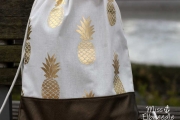Dekostoff Metallic Pineapple Ananas, gold creme