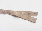 Druckerband-Druckknopfband Abstand 2,5 cm, beige